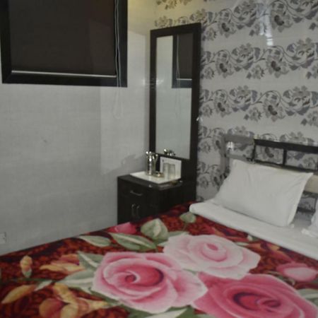 Hotel National Bombay Esterno foto