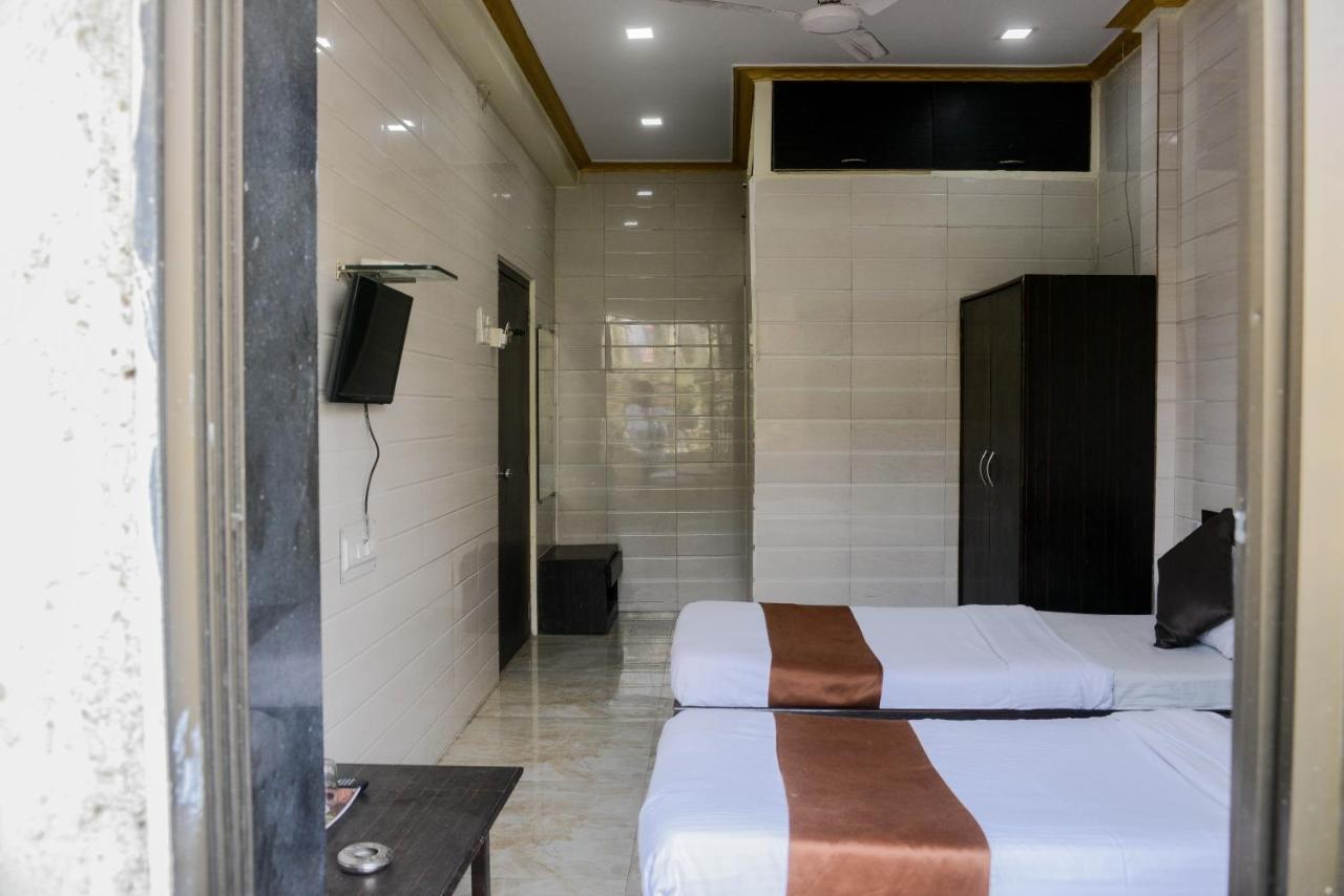 Hotel National Bombay Esterno foto