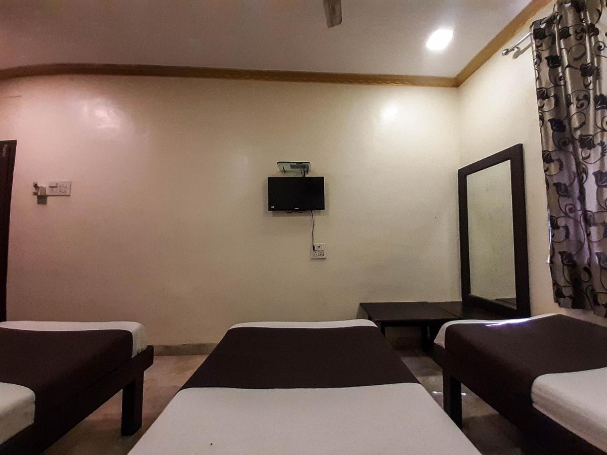 Hotel National Bombay Esterno foto