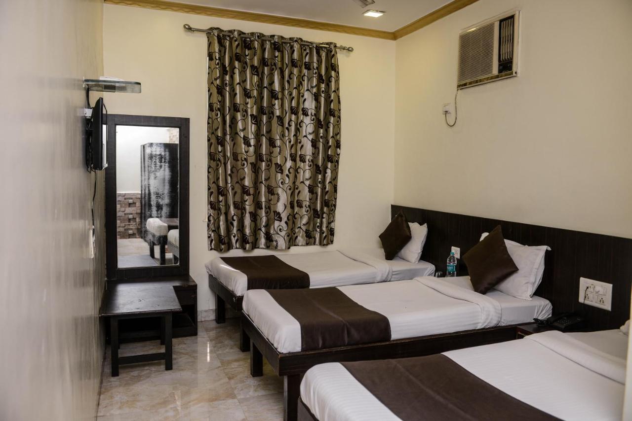 Hotel National Bombay Esterno foto