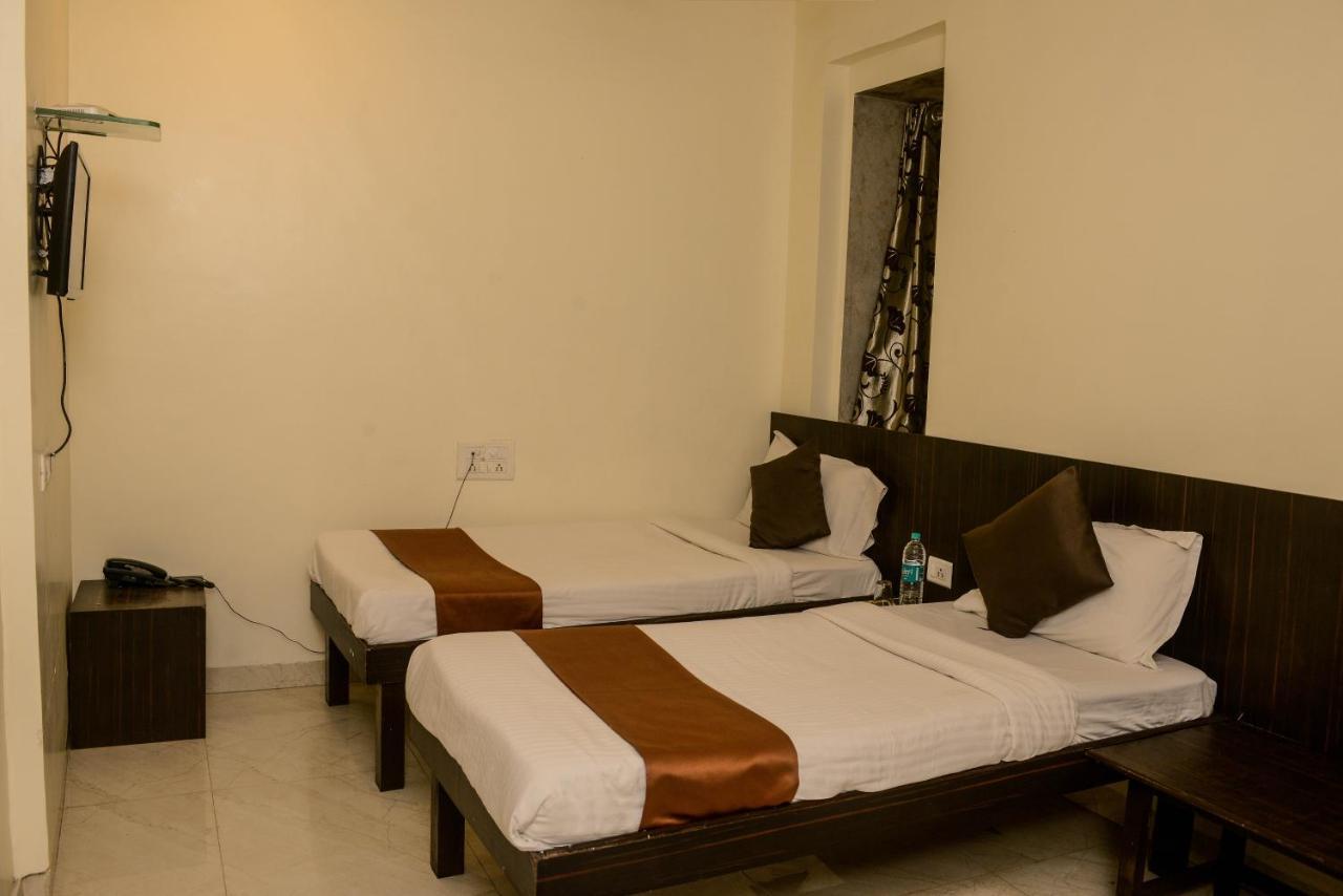 Hotel National Bombay Esterno foto