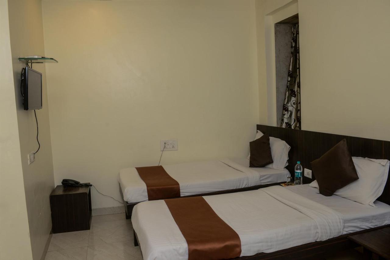 Hotel National Bombay Esterno foto