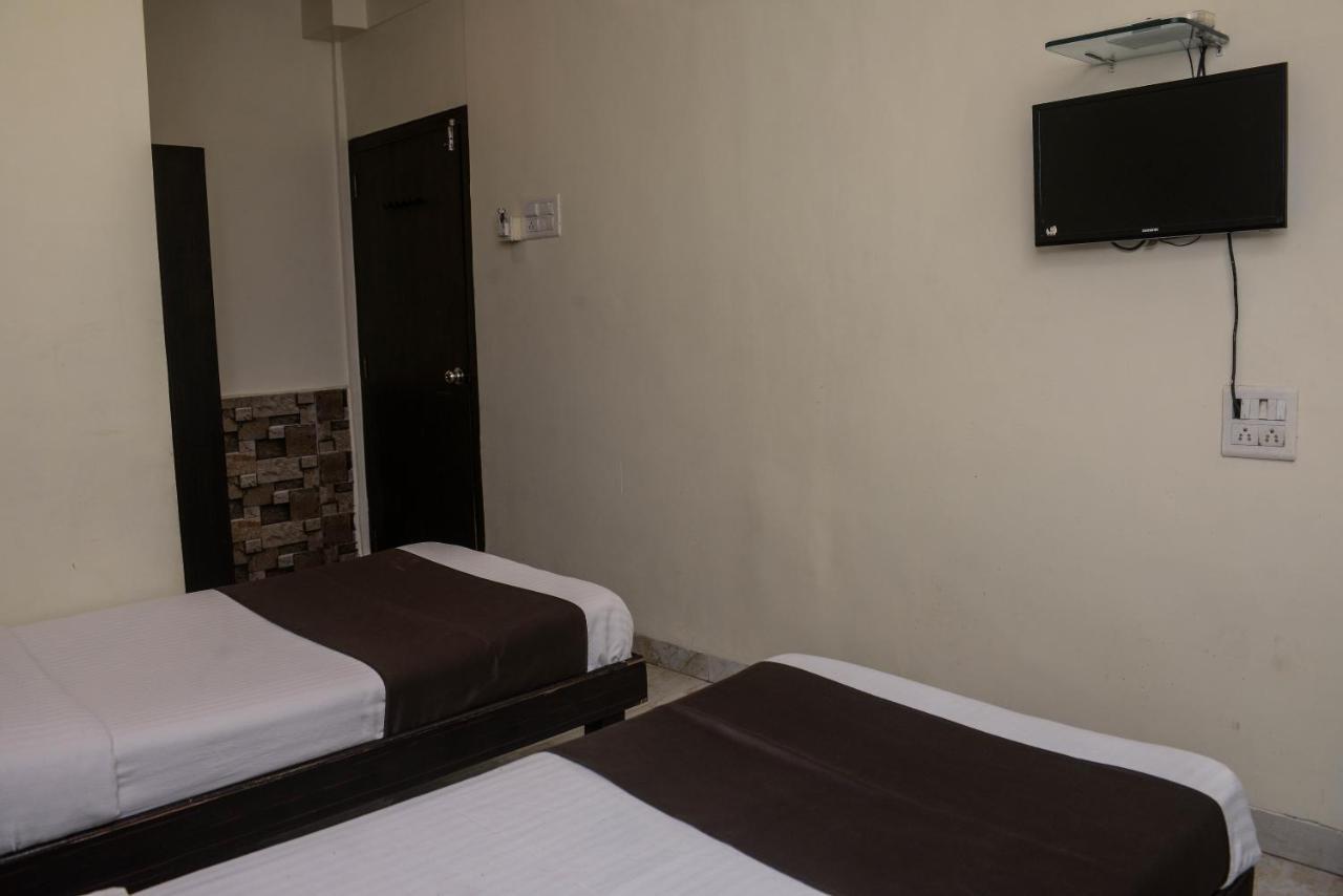 Hotel National Bombay Esterno foto