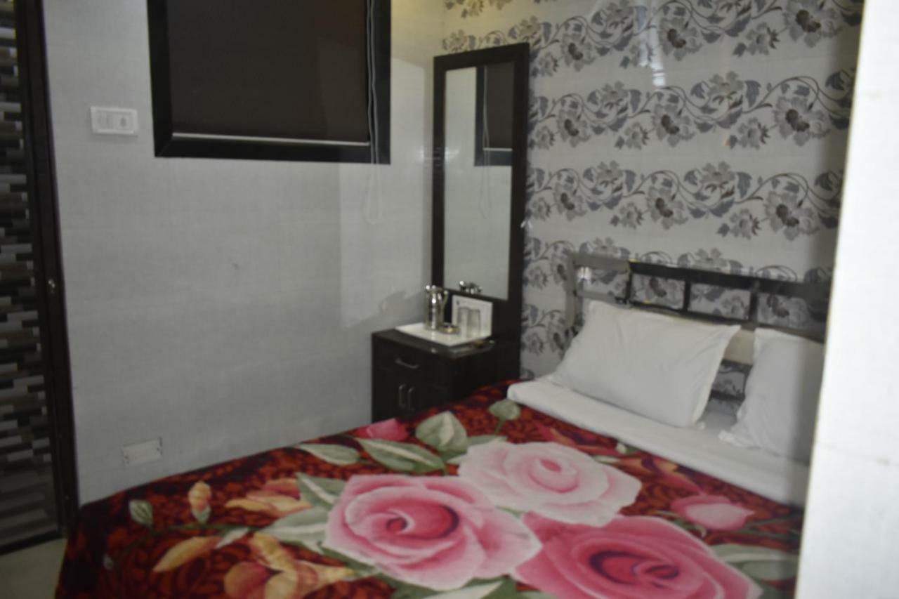 Hotel National Bombay Esterno foto
